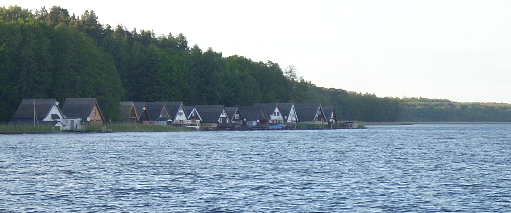 Häuser direkt am See